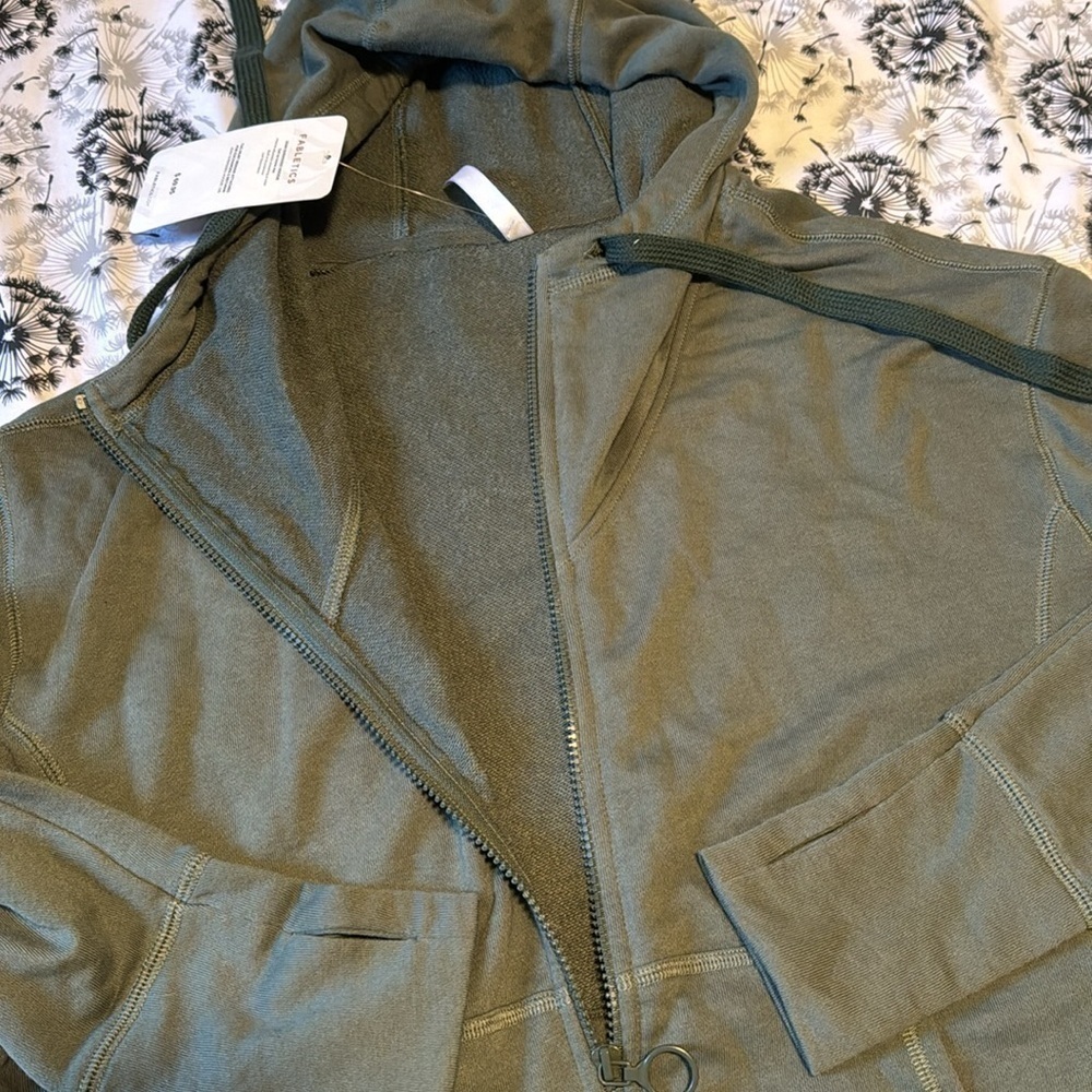 Fabletics || NWT Leah Oversized Hoodie (S) - Picture 5 of 9